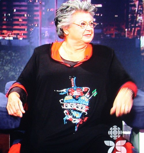 Ginette Reno porte du Ed Hardy