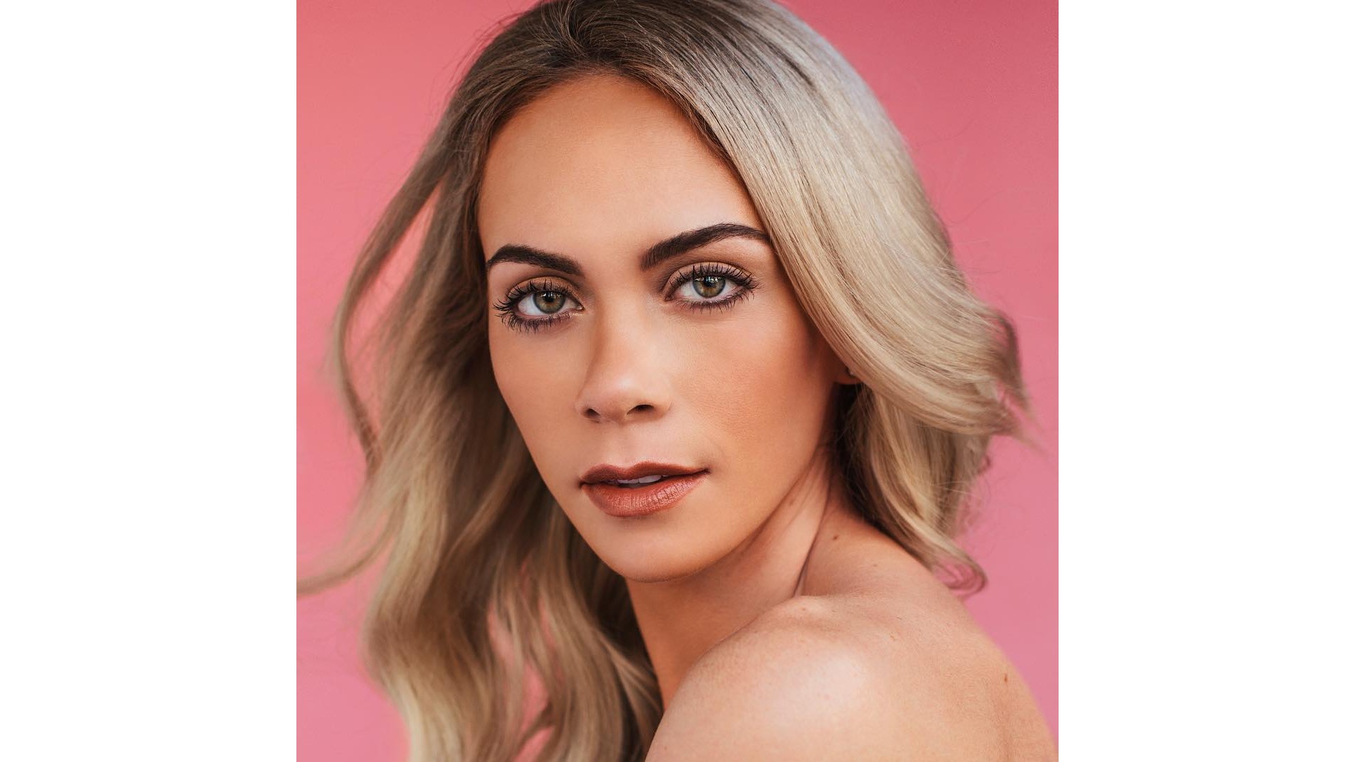 OD Grèce: 24 photos d'Alexandra G., la fille énergique de Québec