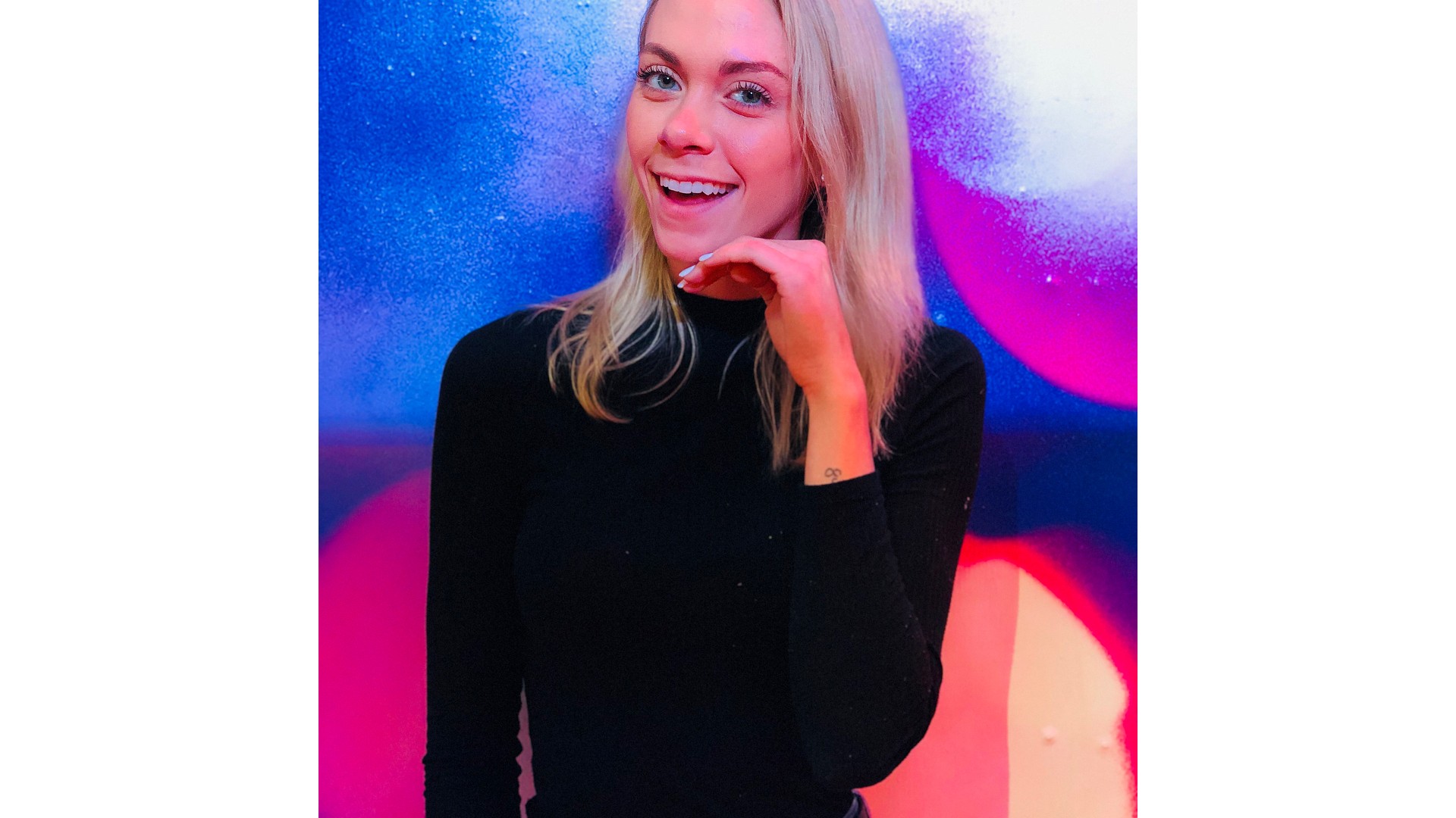 OD Grèce: 24 photos d'Alexandra G., la fille énergique de Québec