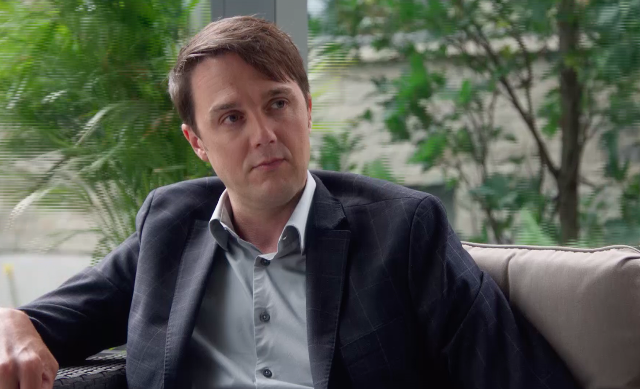 Patrick en pleine jasette avec Véronique Lenoir