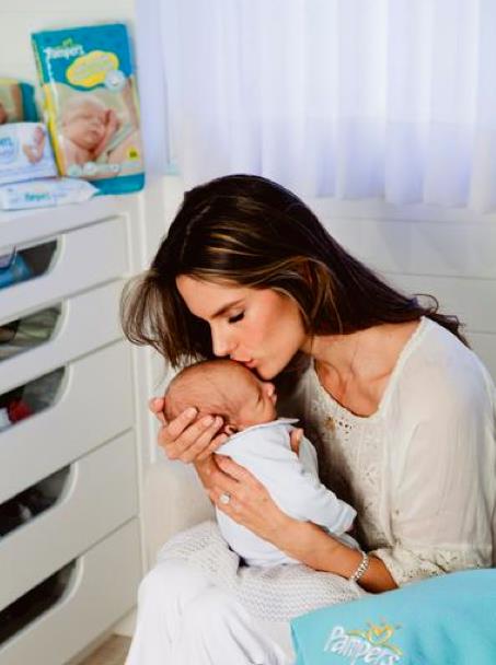 Les premières photos du fils d'Alessandra Ambrosio