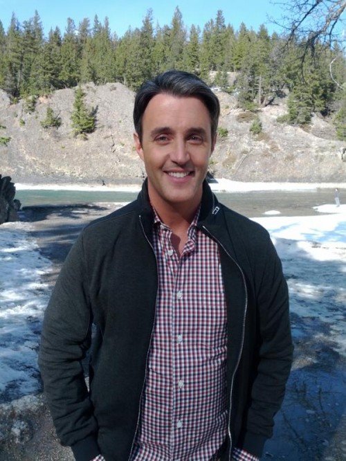 Ben Mulroney joint l'équipe de Good Morning America's Week-End Edition