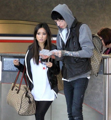 Trace Cyrus et Brenda Song rompent leurs fiançailles