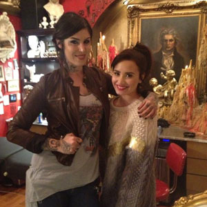 Demi Lovato s'est fait tatouer par Kat Von D.