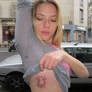 Scarlett Johansson a un nouveau tatouage