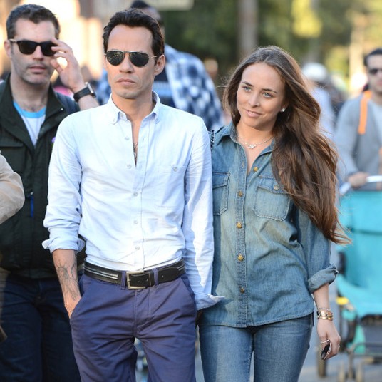 Marc Anthony est en couple avec Chloe Green