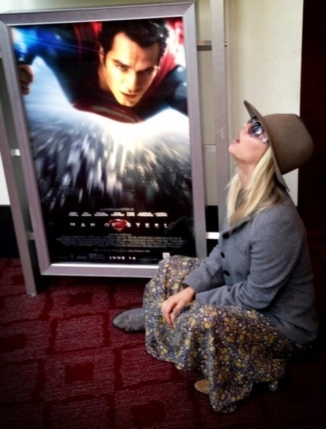 Henry Cavill et Kaley Cuoco sont en couple