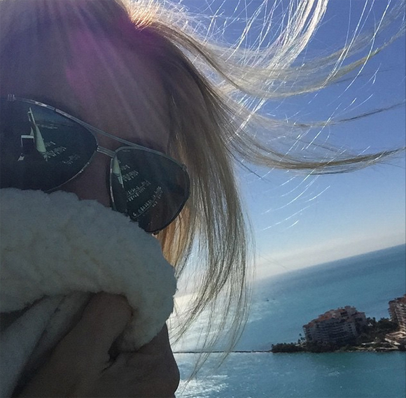 Caroline Néron en voyage à Miami et une photo avec son amoureux Réal Bouclin le jour de la St-Valentin