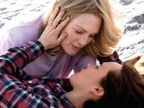 Perte de temps – Le couple d'Ellen Page et Julianne Moore