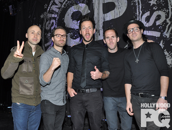 Simple Plan sort une chanson de Noël