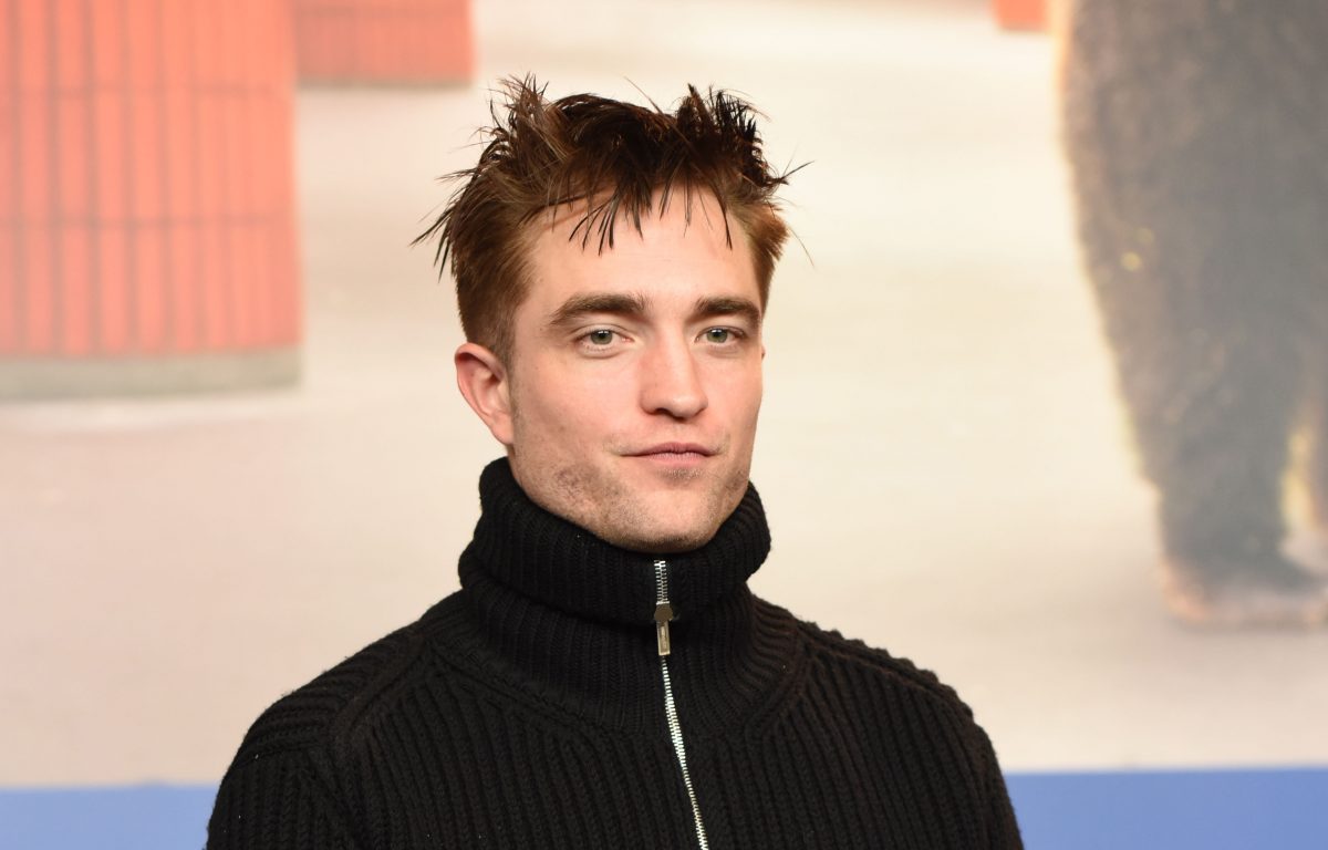 HOT or NOT – Le col roulé drôlement zippé de Robert Pattinson