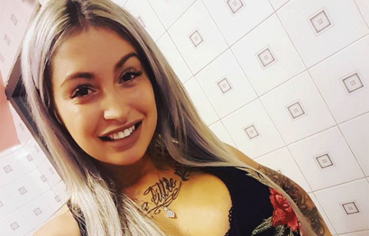 Carolane de Barmaids dévoile une photo d&rsquo;elle nue