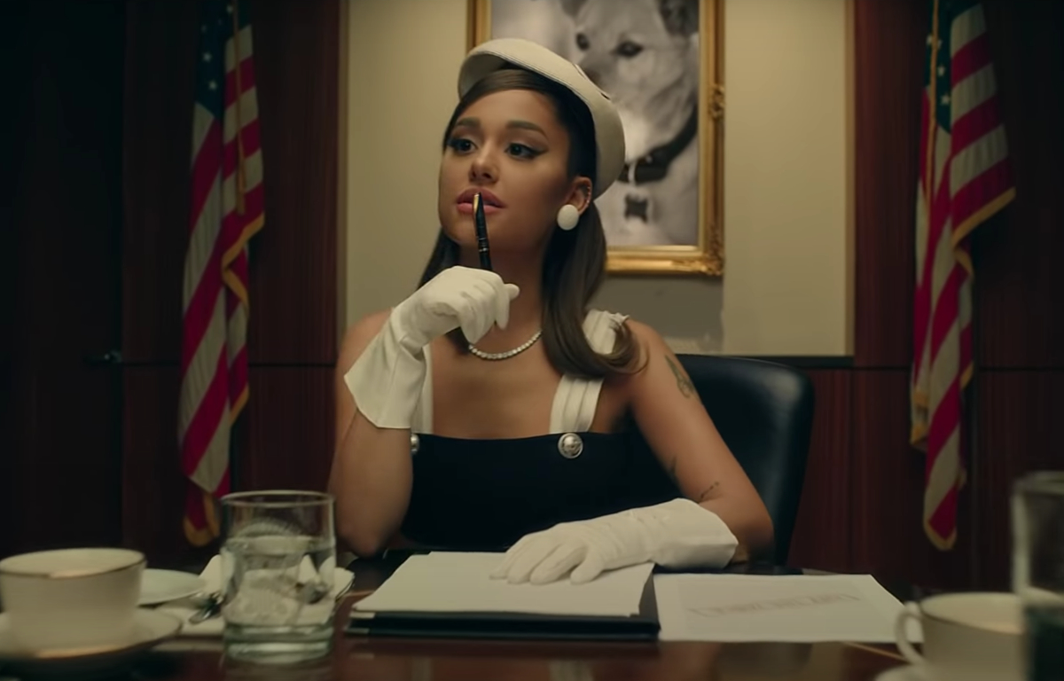 Ariana Grande fait un pied de nez Ã Trump dans son nouveau clip Ã quelques  jours des Ã©lections! - Hollywoodpq.com