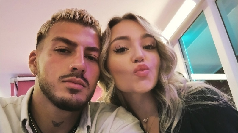 Megan et Shady de l'île de l'amour en amoureux à Paris!