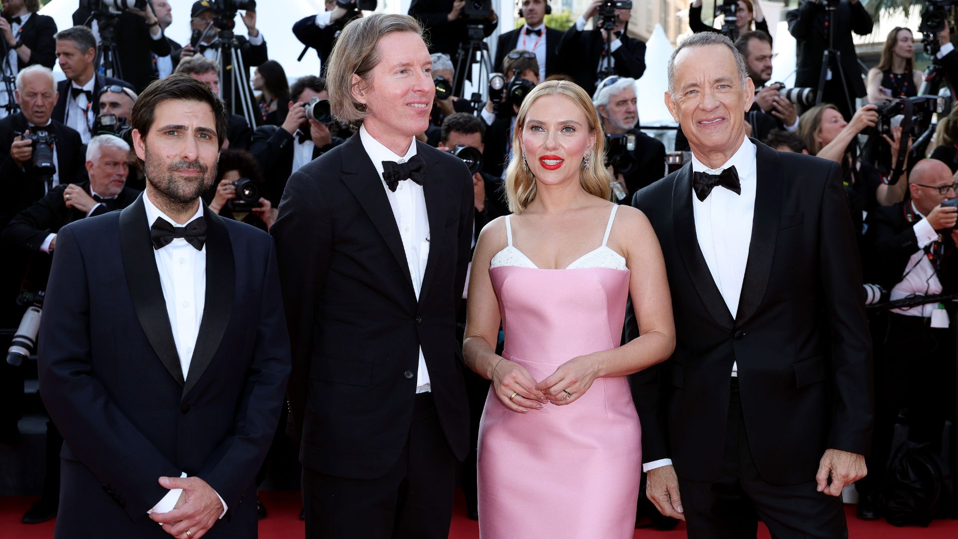Voyez Scarlett Johansson, Tom Hanks et les stars d&#039;Asteroid City à Cannes!