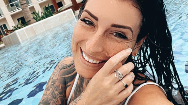 Kristina d'OD aux côtés d'un homme mystérieux