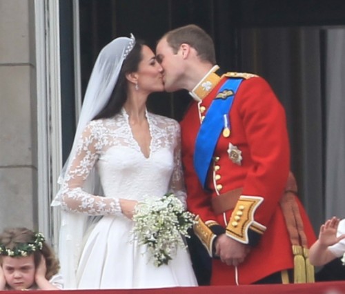 Le fameux baiser du mariage de William et Kate!