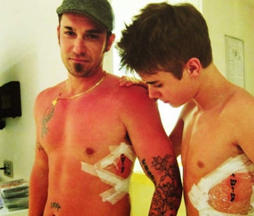 Justin Bieber a le même tatouage que son père