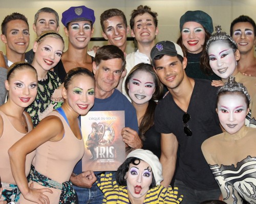 Taylor Lautner assiste à une représentation du spectacle IRIS du Cirque du Soleil