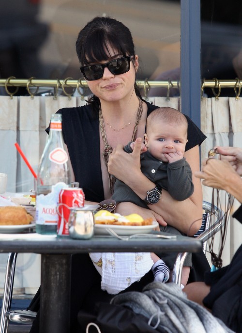 bébé de Selma Blair, le petit Arthur Saint Bleick, peut être plus adorable