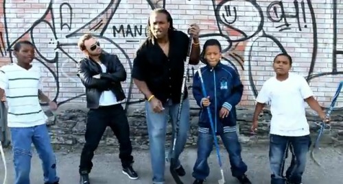 Georges Laraque se recycle: il rappe avec Jessy Gauthier et Jacynthe