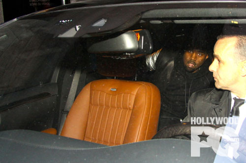 Spotted: Kanye West à sa sortie de l'hôtel Le St-James