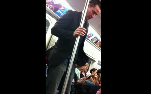 Keanu Reeves gentleman or douche: filmé dans le métro de New York!