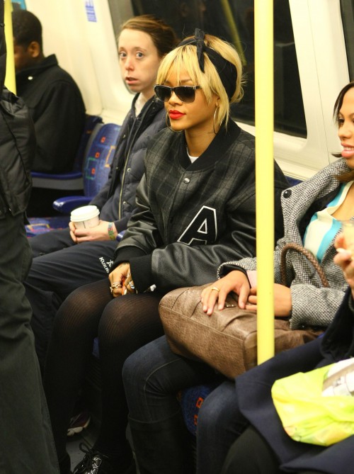 Rihanna dans le métro de Londres