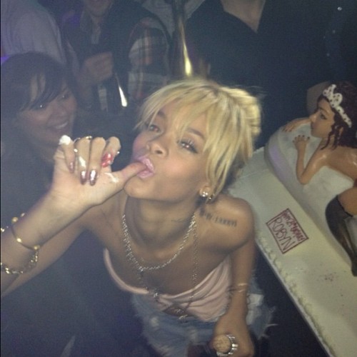 Rihanna a invité Chris Brown à sa fête