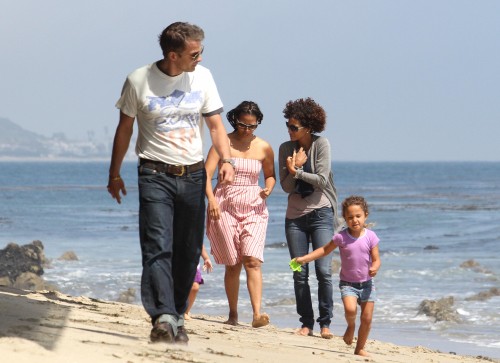 Halle Berry - Sortie familiale à la plage avec Nahla