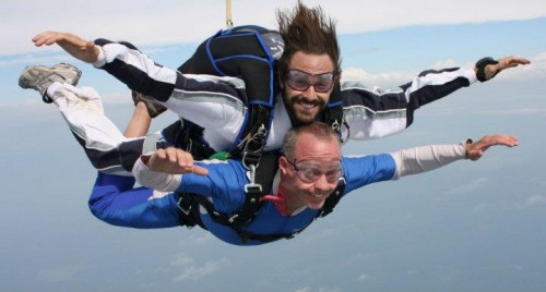 Guillaume Lemay-Thivierge espère effectuer 36 sauts en parachute et battre son record personnel