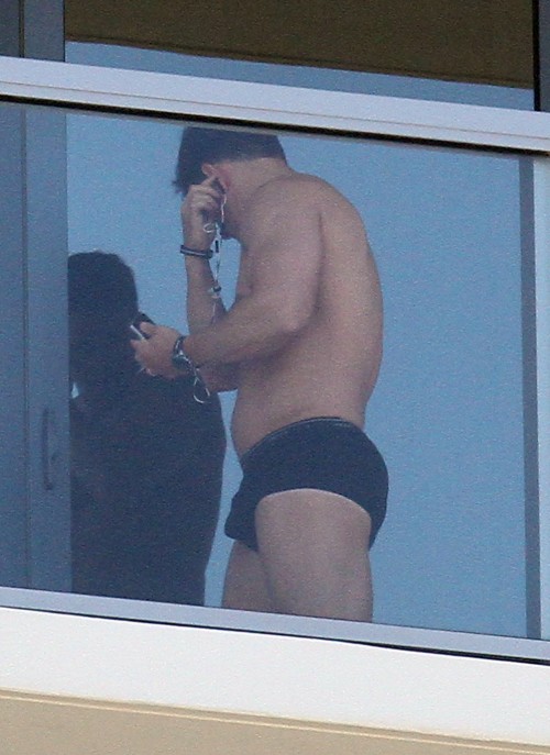 Mark Wahlberg en bobettes sur son balcon