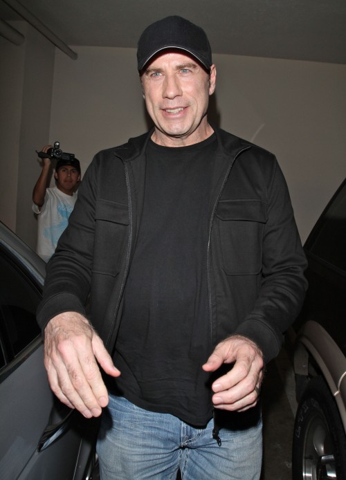 John Travolta accusations d'agression sexuelle - une troisième victime se prononce