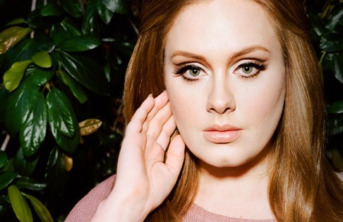 Adele est ENCEINTE