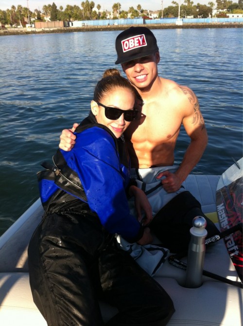 Jennifer Lopez et Casper Smart font du wake-board