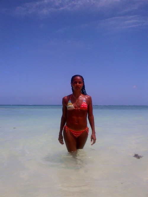 Jada Pinkett Smith publie une photo d'elle en bikini sur Twitter 