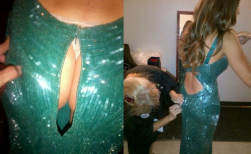 Sofia Vergara a eu un problème avec sa robe au Emmy Awards 2012