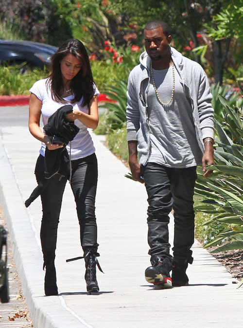 Kanye West compose White Dress pour Kim Kardashian