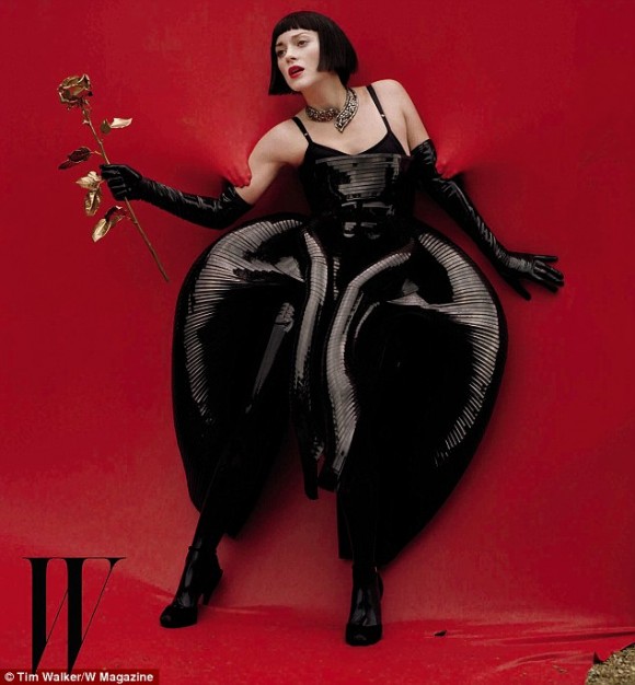 Marion Cotillard sur le cover du W