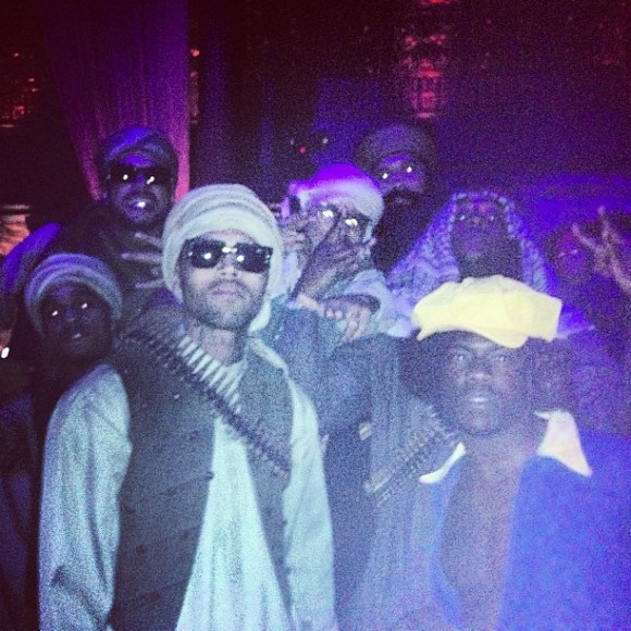 Chris Brown se déguise en terroriste pour l'Halloween