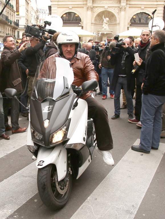 Gérard Depardieu rend son passeport et veut devenir Belge