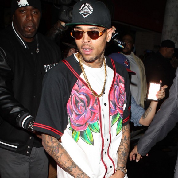 Chris Brown entend poursuivre les paparazzis pour son accident
