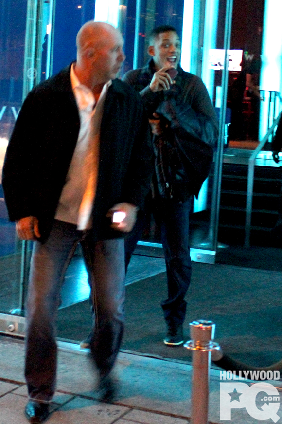 Will Smith devant son hôtel de Montréal avant la game des Canadiens - SPOTTED   