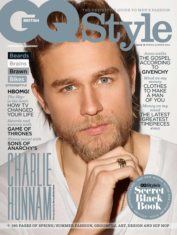 Charlie Hunnam sur le cover du GQ