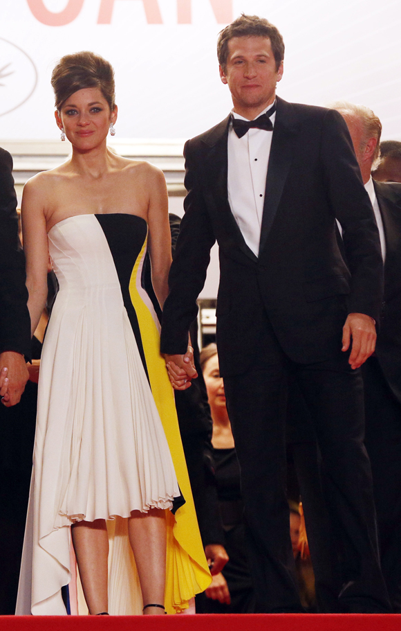 Cannes 2013 - Marion Cotillard et Guillaume Canet sur le tapis rouge de Blood Ties
