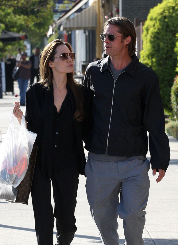 Brad Pitt est ému suite à la décision d'Angelina Jolie de subir une ablation des deux seins