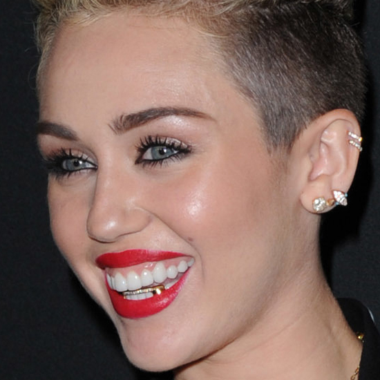 Miley Cyrus et sa dent en or