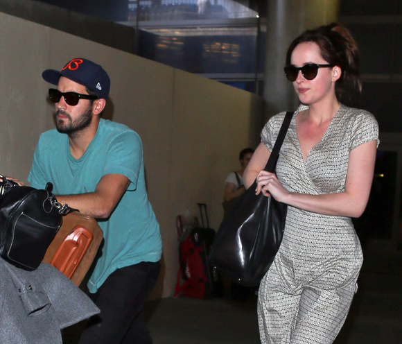 Dakota Johnson est en couple avec Jordan Masterson