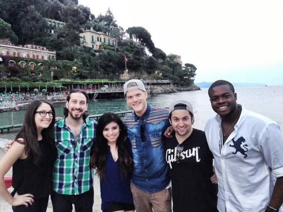 Pentatonix présente Evolution of Music et reprennent Royals de Lorde