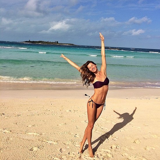 Gisele BÃ¼ndchen à la plage en famille